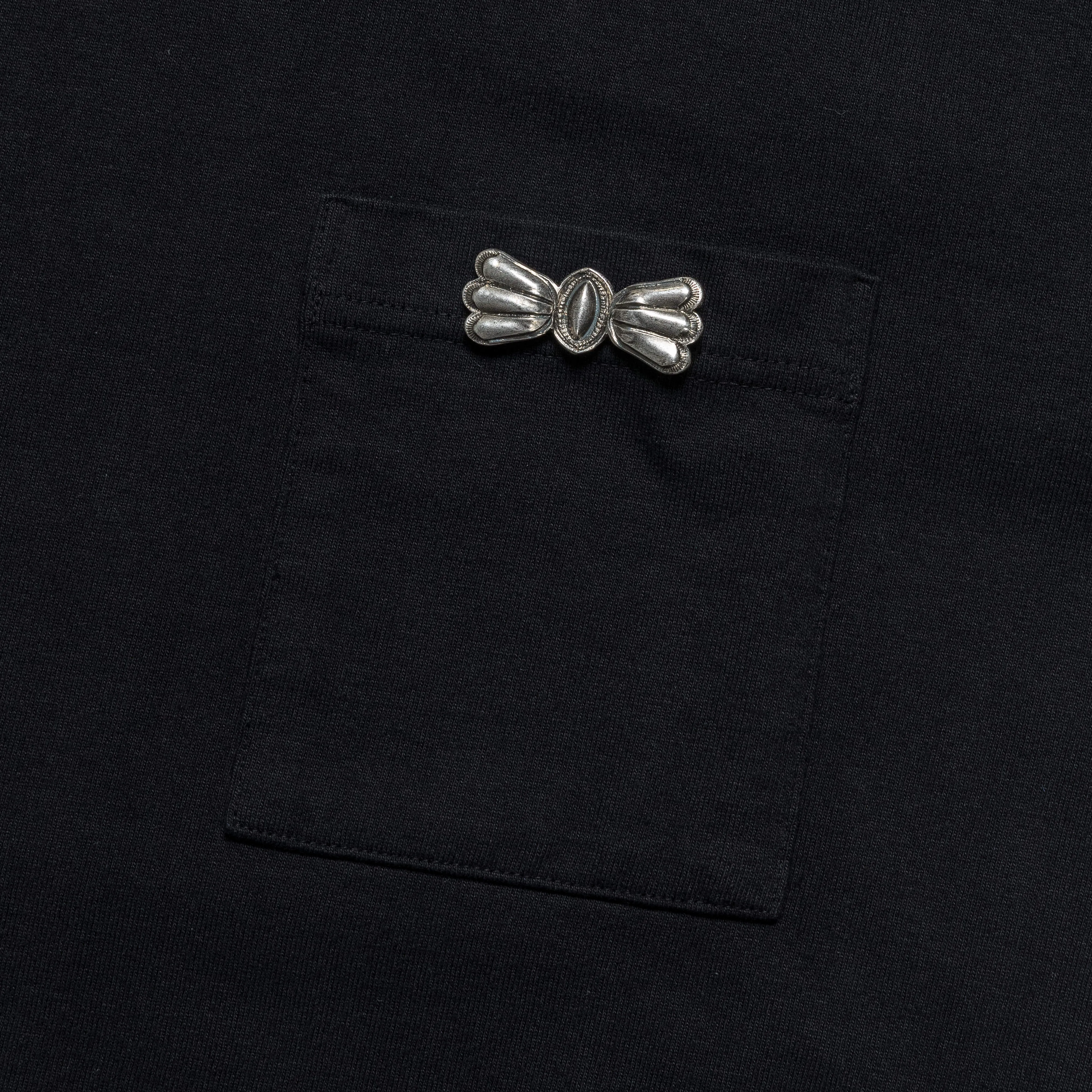 16/-Dense Jersey Butterfly Concho Pocket T - Black