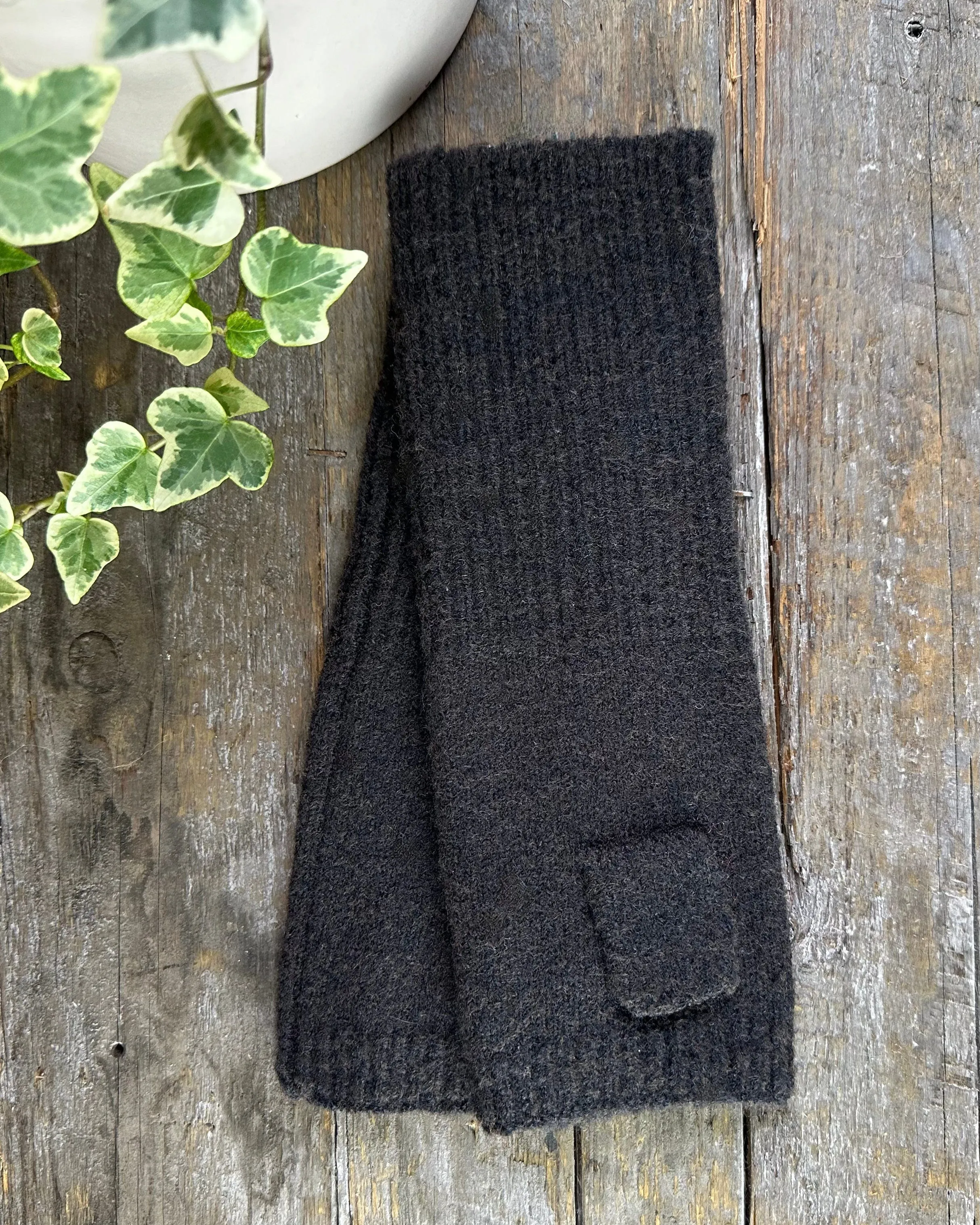 Knitted Wrist Warmers - Black